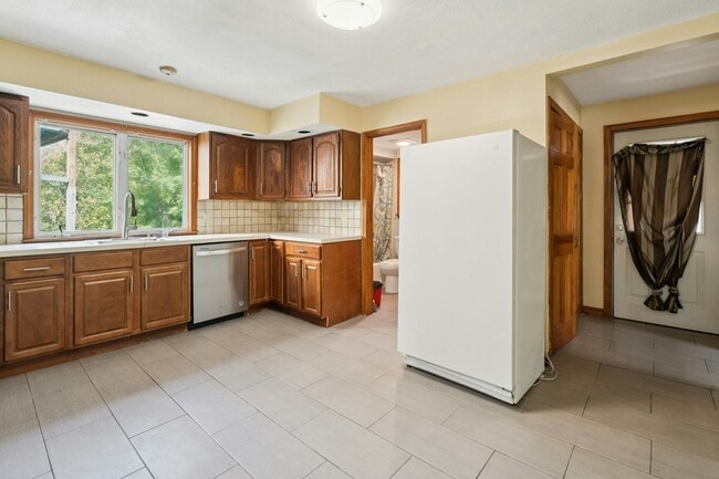 Photo - 65 School St Apartment