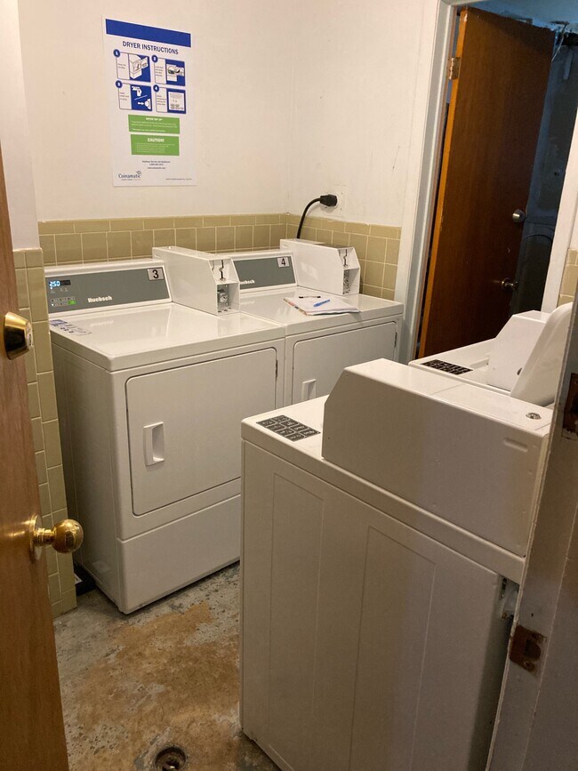 Photo du bâtiment - 522 Bonita Ave