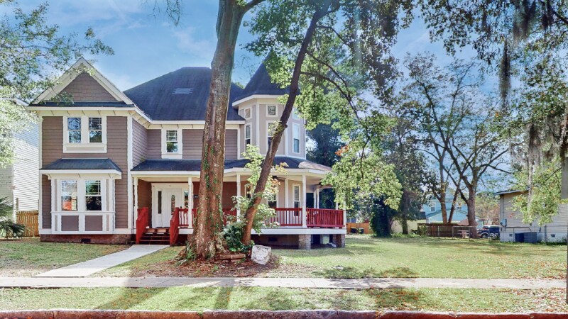 Foto principal - 907 E Waldburg St