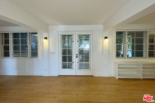 Building Photo - 3008 3rd St