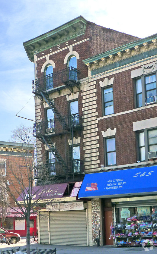 Building Photo - 1322 Cortelyou Rd