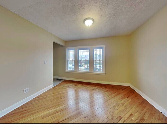 Foto del edificio - 2729 Wesley Ave