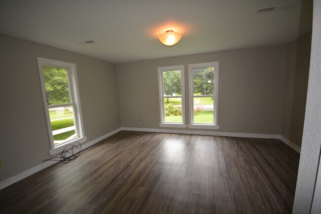 Foto del edificio - 2037 N Jefferson Ave