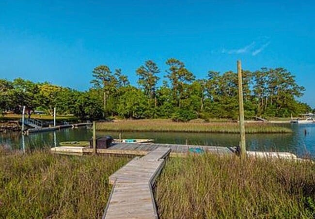 Foto del edificio - 241 H L Smith Rd