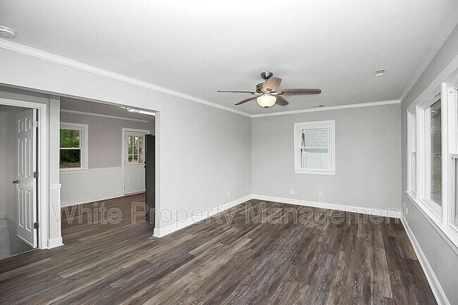 Building Photo - 604 Westwood Cir