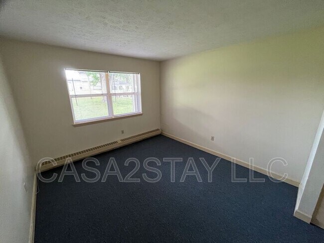Building Photo - 2163 St Johns Pl