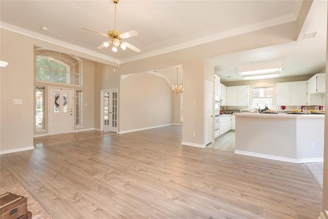 Foto del edificio - 2221 Grinelle Dr