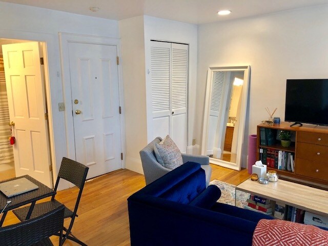 Foto principal - 521 Columbus Ave
