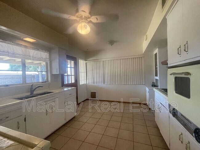 Foto del edificio - 8235 E Virginia Ave