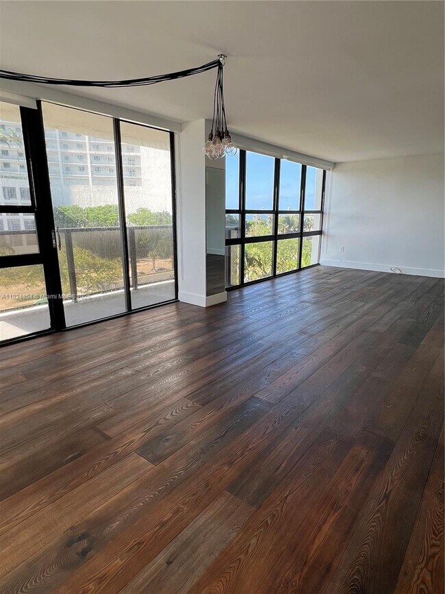 Foto del edificio - 600 NE 36th St