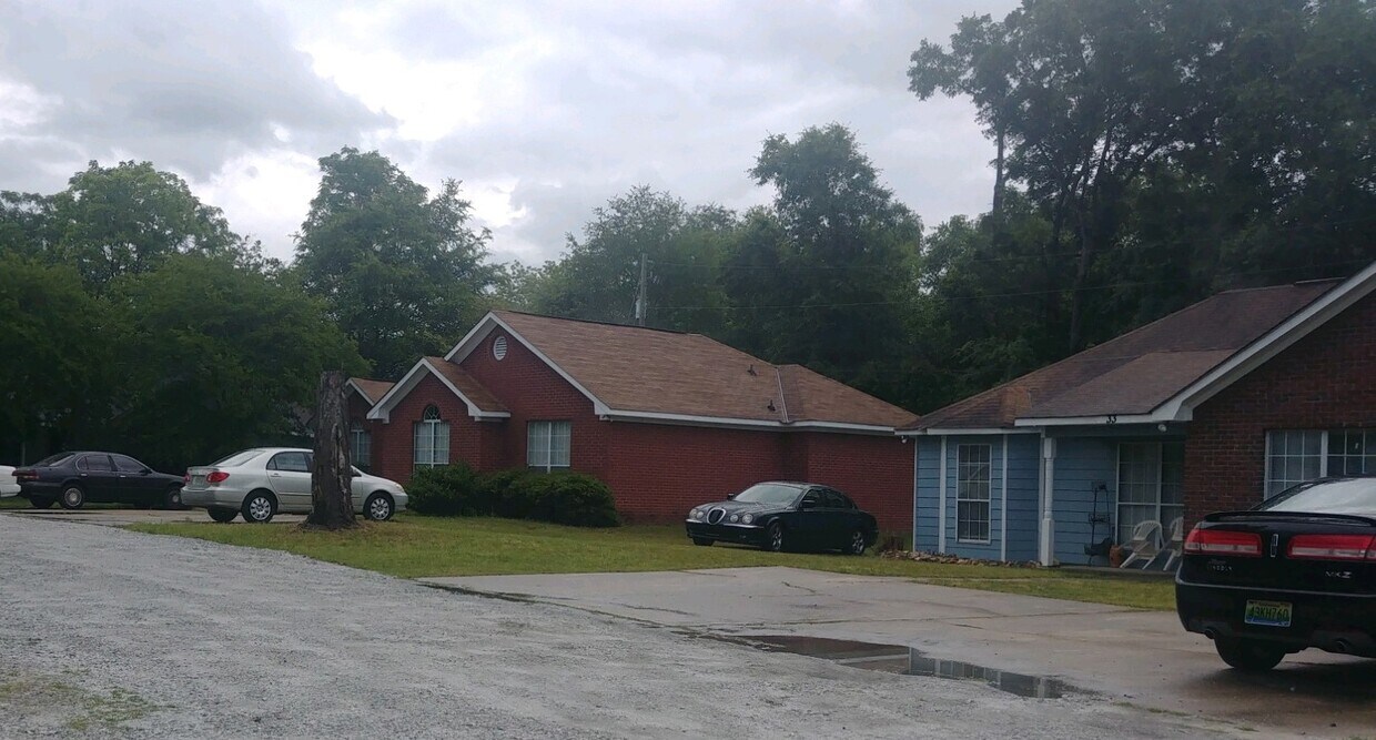 2930 Lee Rd 430, Smiths Station, AL 36877 Townhome Rentals in Smiths Station AL