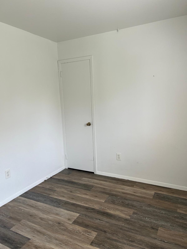 Building Photo - 647 Shore Dr