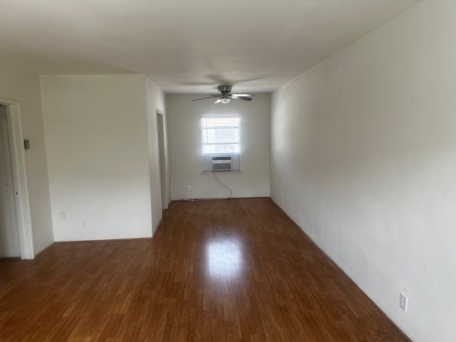 Building Photo - 2576 N Buena Vista St