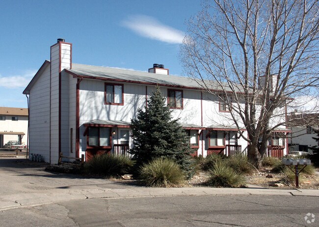 Building Photo - 1981 Mineola Ct