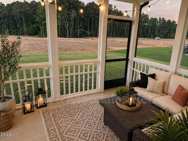 Foto del edificio - 112 Moonflower Ln