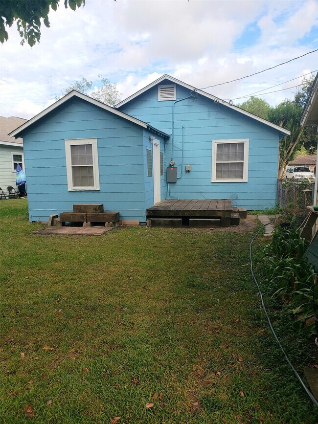 Foto del edificio - 2506 N Pearland Ave