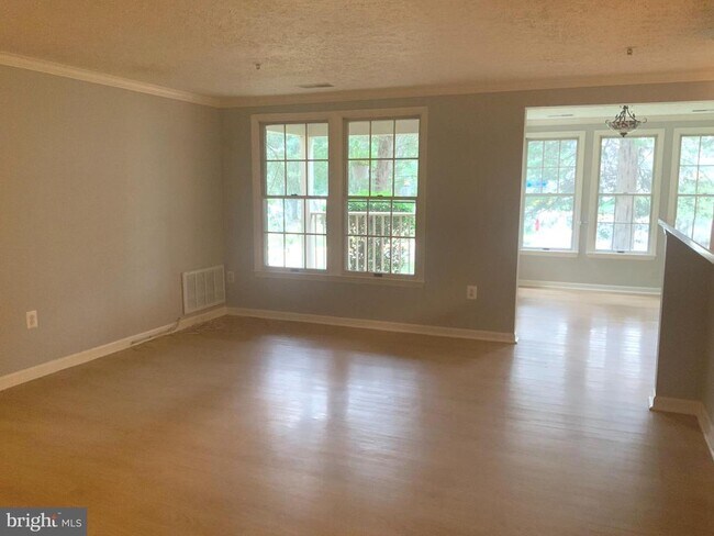 Foto del edificio - 13113 Briarcliff Terrace