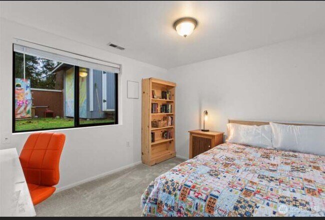 Foto del edificio - 14834 Fremont Ave N