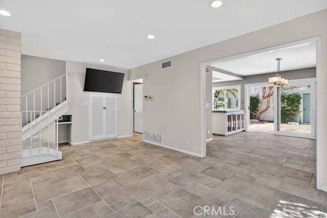 Building Photo - 401 Vista Roma