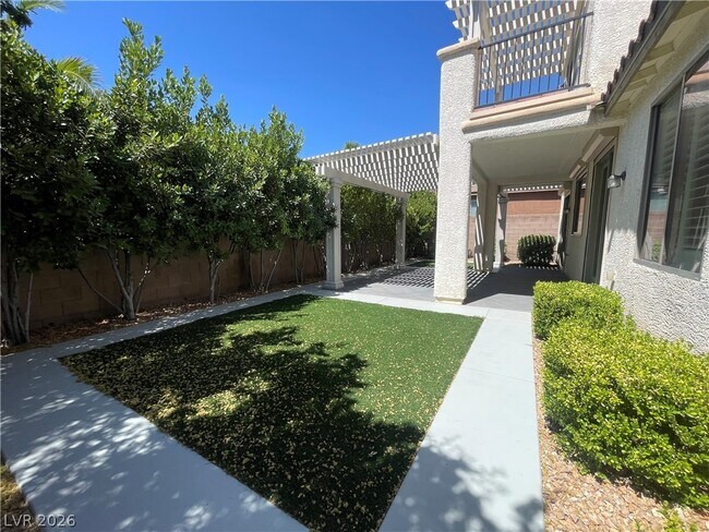 Foto del edificio - 9359 Oxbow Lake Ave
