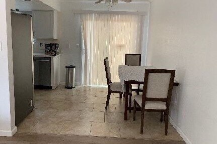 Dining area - 308 W Wilson Ave
