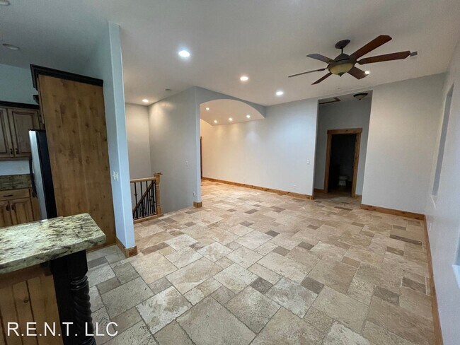 Foto del edificio - 3 br, 3 bath House - 3 N 660 W