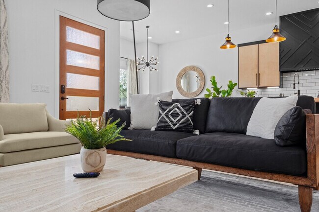 Building Photo - 1251 Fillmore St