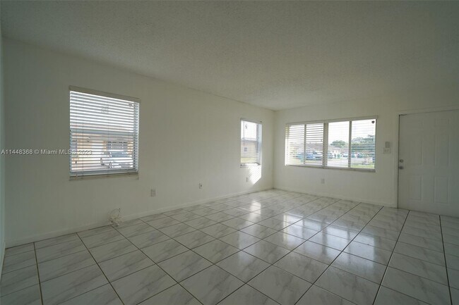 Building Photo - 7182 SW 152nd Ct