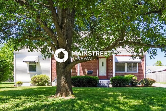 Building Photo - 4 Bedroom Pet-Friendly Home in Louisville,...