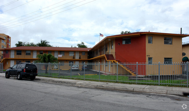 Foto del edificio - 936 NW 6th St