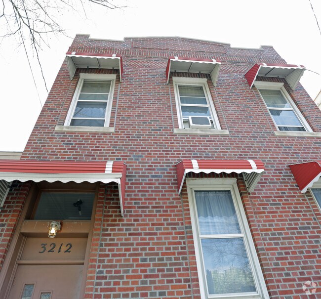 Building Photo - 3212 Bronxwood