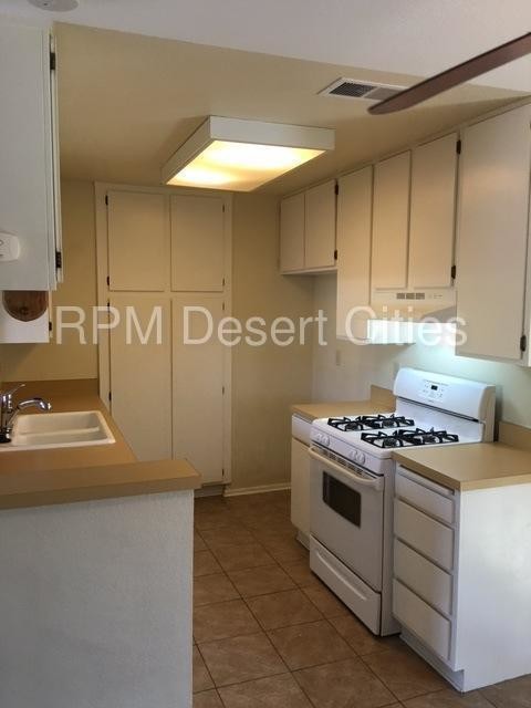 Foto del edificio - 74533 Sagebrush Dr