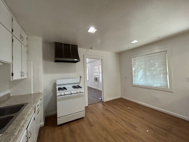 Foto del edificio - 1937 B Street, Oroville - PRICE DROP!!