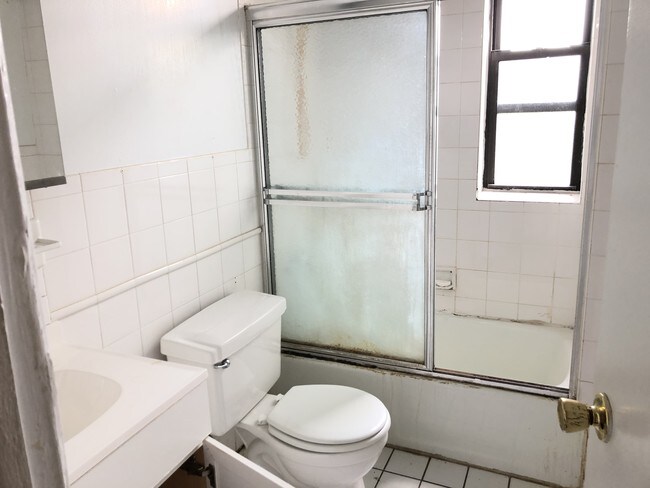 Building Photo - 140 Bay Ridge Pkwy
