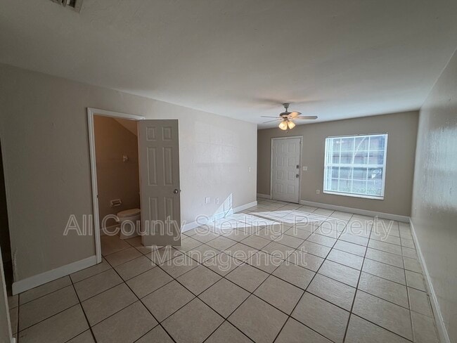 Building Photo - 1718 SW 69th Terrace