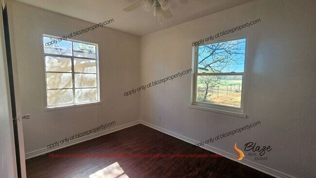 Foto del edificio - 2 Bed 1 bath Home for rent