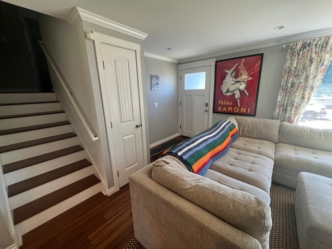 Foto del edificio - 98 SW Hartley Ave