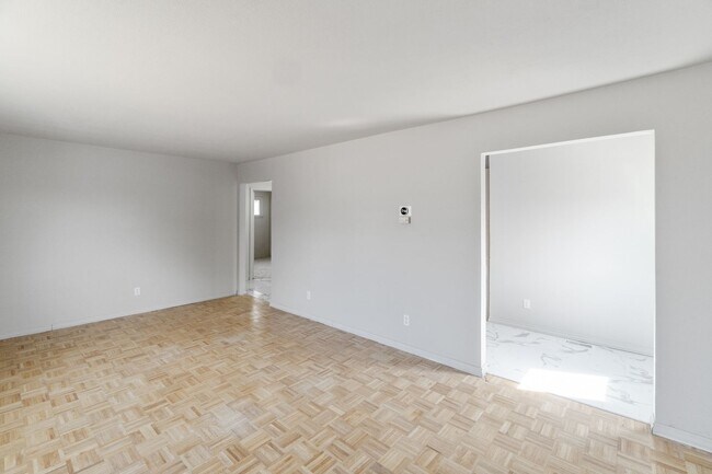 Building Photo - Single Family Home on Spokanes North Side!!