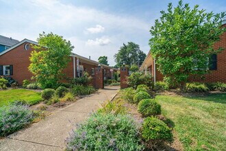 Building Photo - 133 E Markison Ave