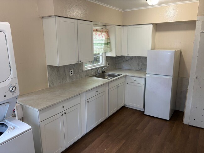 Foto del edificio - *1252 Dudley Lane