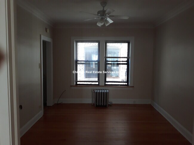 Building Photo - 4525 N Paulina St