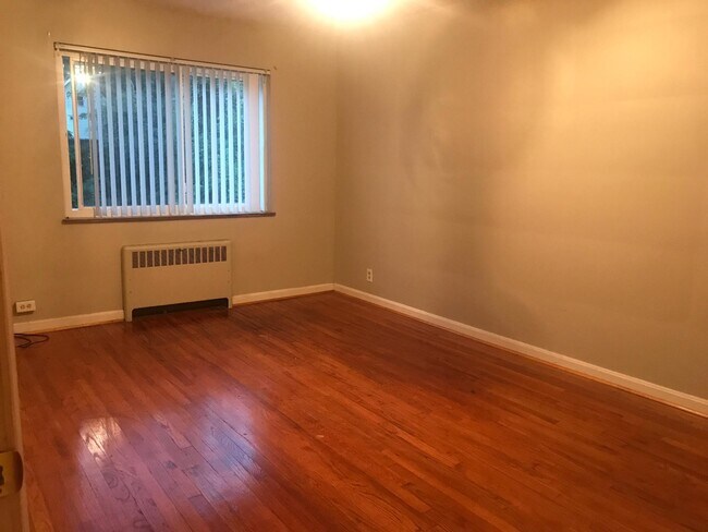 Foto del edificio - 1519 Ambrose Ave