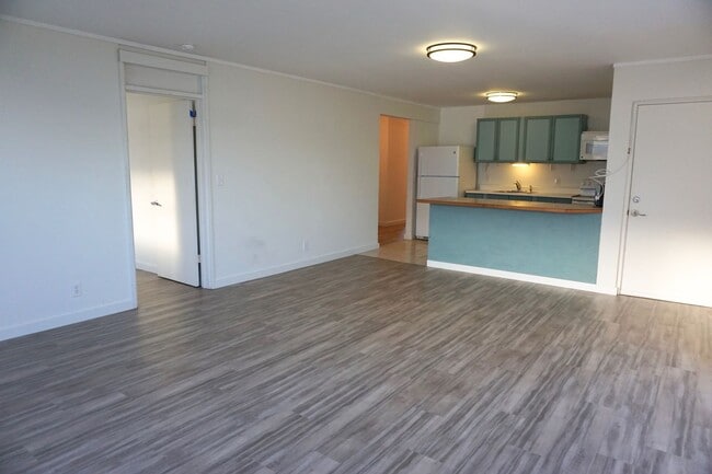 Building Photo - Kaneohe - Waterfront 3 bedroom, 1 bathroom...