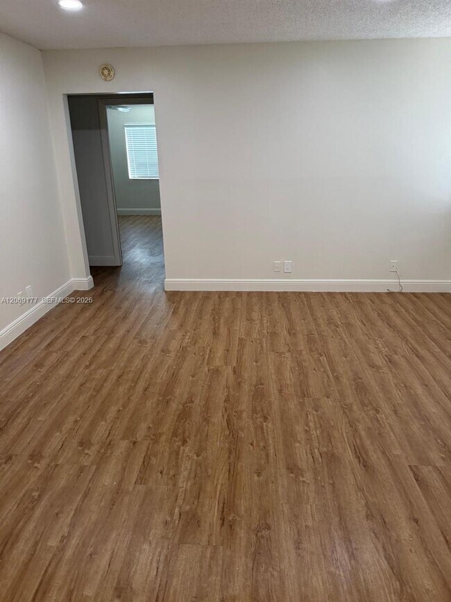 Foto del edificio - 529 Shady Pine Way