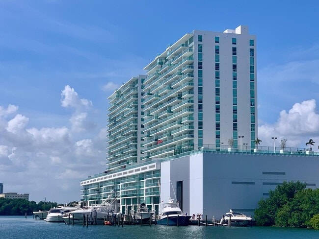 Building Photo - 400 Sunny Isles Blvd