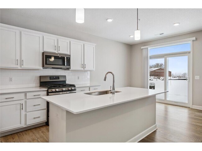 Foto del edificio - 9448 4th St N
