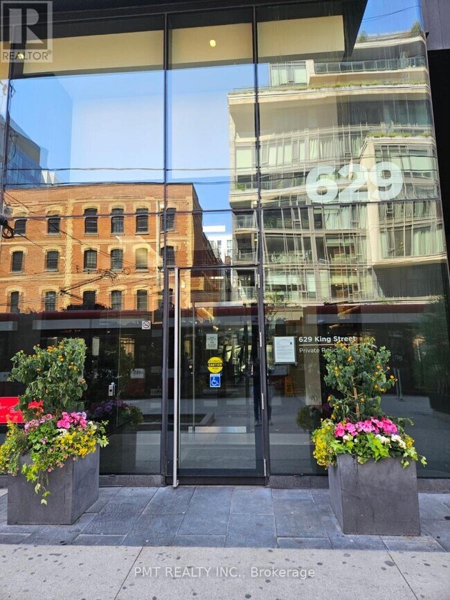 Photo du bâtiment - 629 King St W