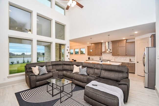 Building Photo - 3224 Stingray Cv Dr