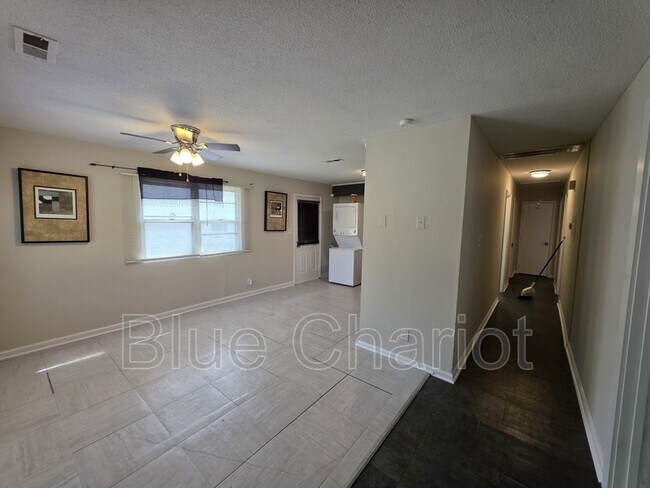 Foto del edificio - 2313 Fitzgerald Ave