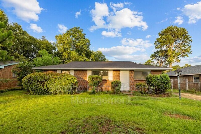 Building Photo - 426 Brookview Dr